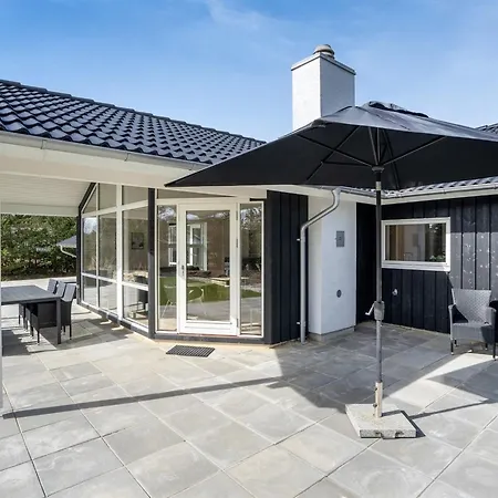 Dior - 1-4km From The Sea By Interhome * Blavand